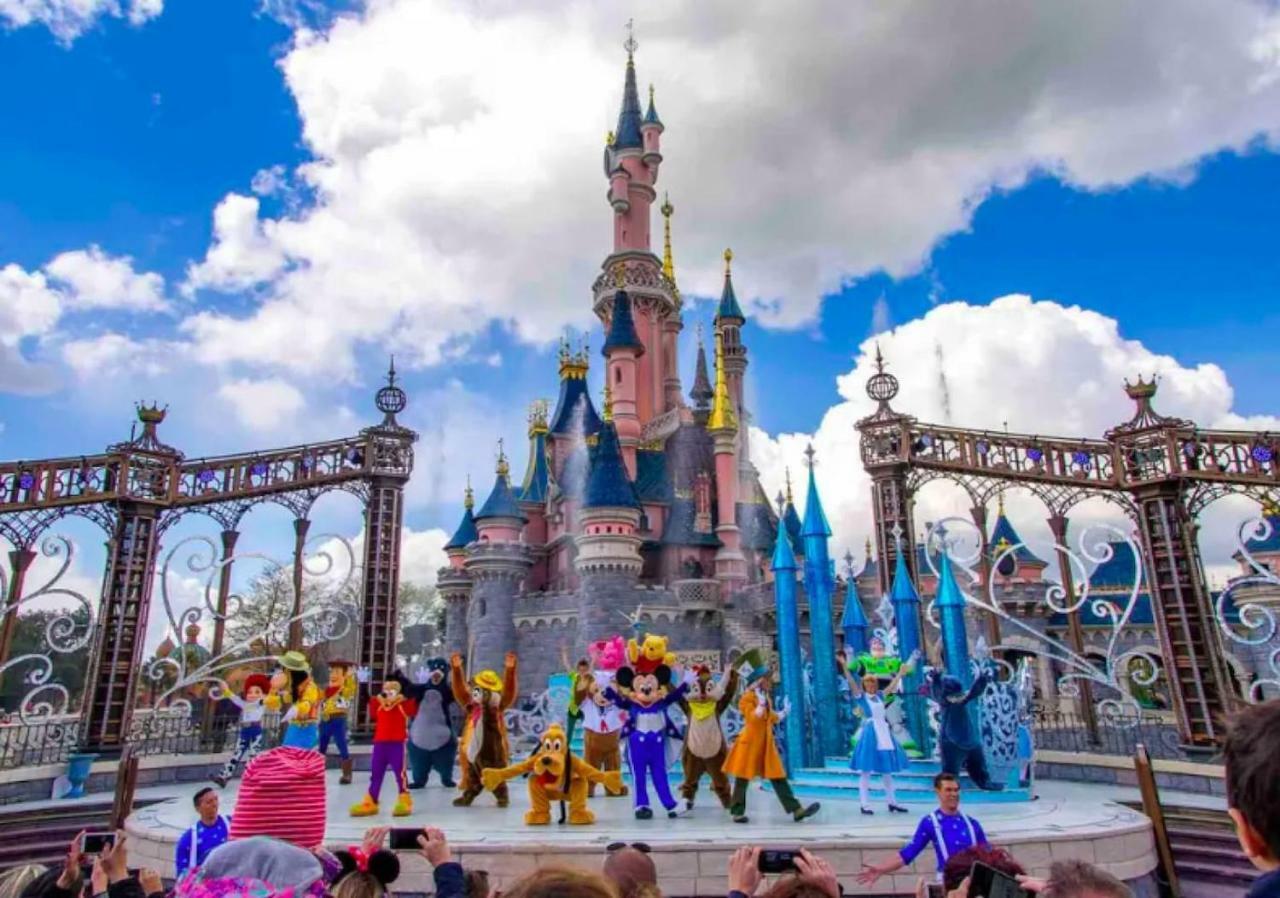 Creative Suite Disneyland Paris Серри Экстерьер фото